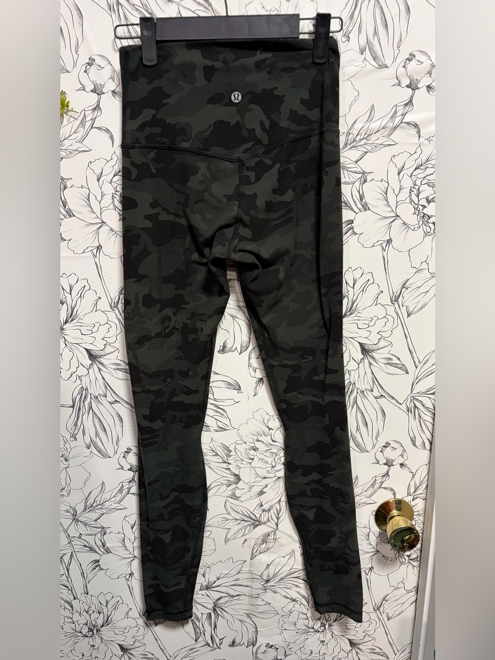 Lululemon Olive & Black Camo Leggings, near-perfect condition!!